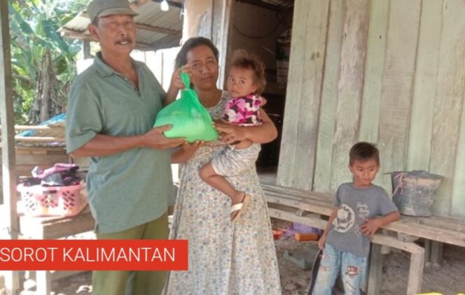 
 Posko Satu Jiwa Berbagi Sembako Kepada Warga Kurang Mampu di Desa Karang Bintang