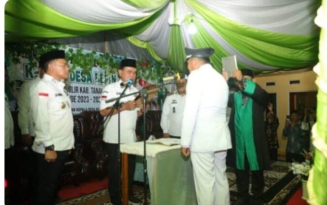 
 Bupati HM Zairullah Azhar Lantik Sepuluh Kepala Desa di Tiga Kecamatan Tanah Bumbu