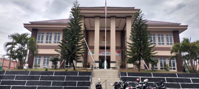 
 Pengadilan Negeri Batulicin Menggelar Sidang Perdata Antara Alex Pandi dan Haji Soding yang Terindikasi Ne Bis In Idem