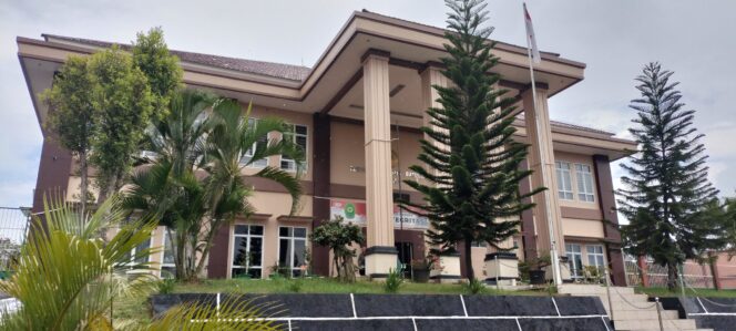 
 Sidang Kontroversi Sengketa Tanah di Batulicin: Pertarungan Antara Alex Pandi dan H.Soding”Jadi Sorotan Publik.