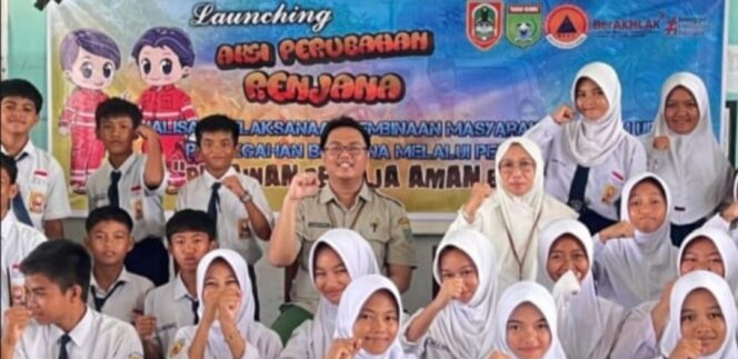 
 BPBD Tanah Bumbu Sosialisasikan Kesiapsiagaan Bencana kepada Pelajar SMP