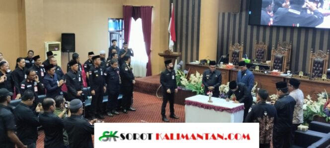 
 Rapat Paripurna DPRD Tanah Bumbu Sahkan RAPBD 2025, Abah Zairullah Sampaikan Pesan Perpisahan