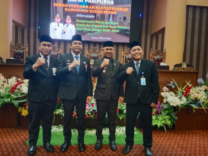 
 Direktur PT AM Bersujud Hadiri Rapat Paripurna, Dukung Penuh Pembangunan Tanah Bumbu