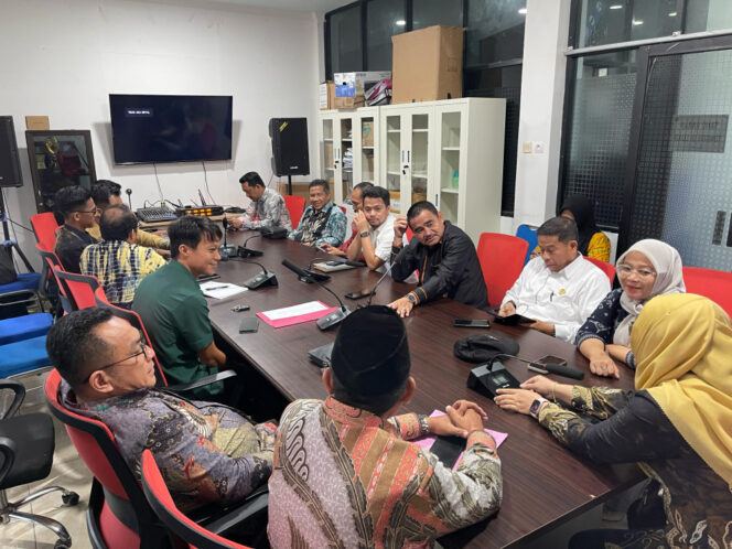 
 Dorong Regulasi Jalan Alternatif, Komisi III DPRD Tanah Bumbu Kunjungi Dishub Kalsel