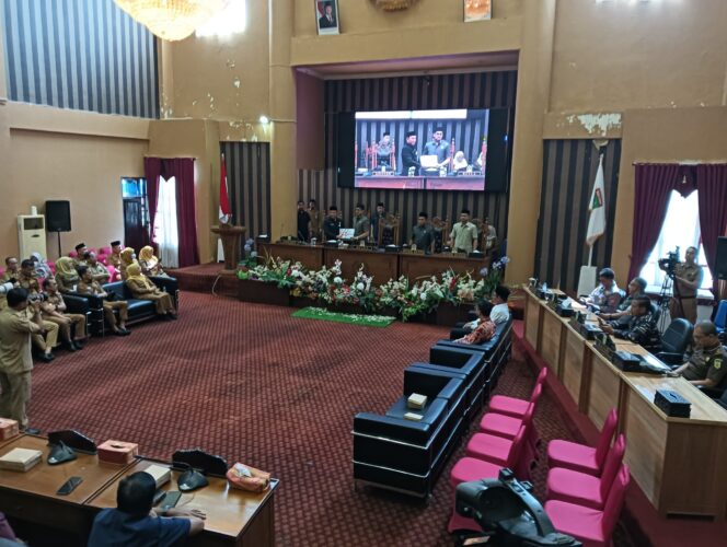 
 Rapat Paripurna DPRD Tanah Bumbu: Evaluasi dan Akuntabilitas APBD 2024