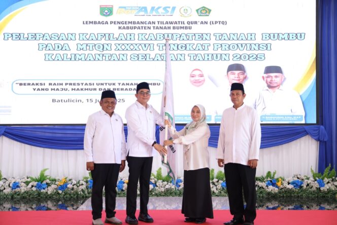 
 Bupati Andi Rudi Latif Lepas Kafilah MTQ: Jaga Kesehatan, Komunikasi, dan Niatkan Ibadah untuk Sukses Dunia Akhirat