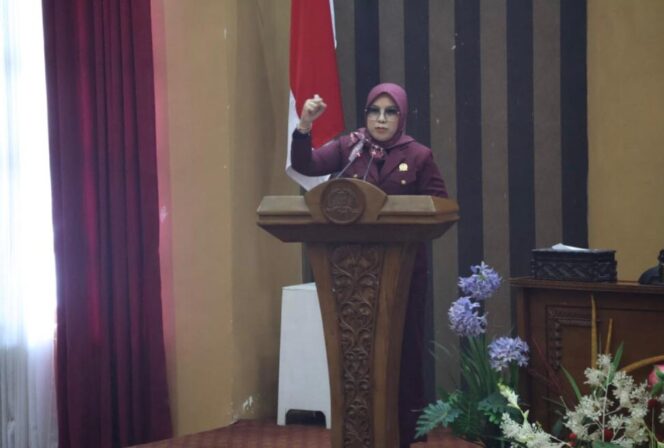 
 Fraksi PDIP Sampaikan Pandangan Akhir atas Raperda Pertanggungjawaban APBD 2024