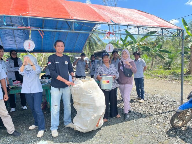 
 Pemkab Tanah Bumbu Gencarkan Edukasi Lingkungan lewat Program Tukar Sampah dengan Sembako