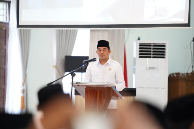 
 Bupati Tanah Bumbu Ajak Ayah Antar Anak di Hari Pertama Sekolah Tahun Ajaran Baru