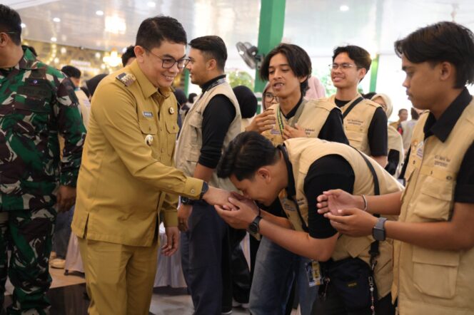 
 Bupati Andi Rudi Latif Sambut Hangat 233 Mahasiswa FPIK ULM, Siap Berkontribusi Bangun Desa di Tanah Bumbu