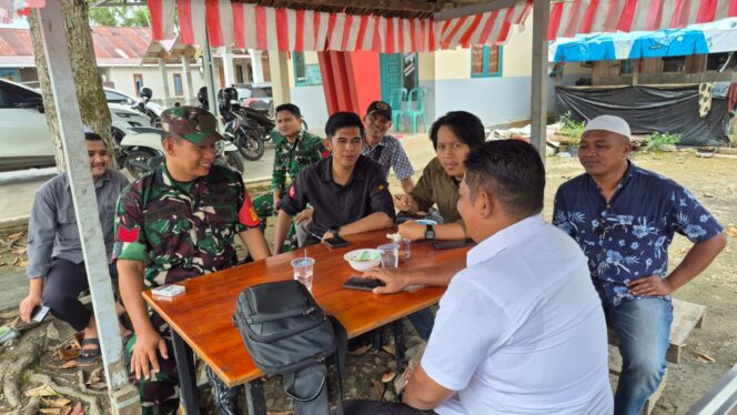 
 Babinsa Kopka Adie Tarmiji Perkuat Kebersamaan dengan Warga Banua Supanggal