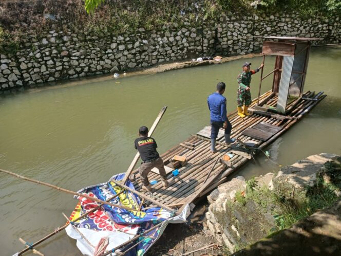 
 Peduli Lingkungan, Babinsa dan Warga Barabai Dukung Program Sungai Bersih