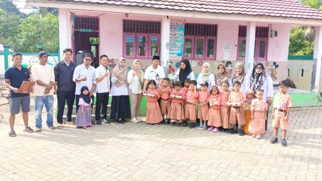 
 PLT Camat Kusan Hulu Pastikan Program Makan Bergizi Gratis Berjalan Lancar