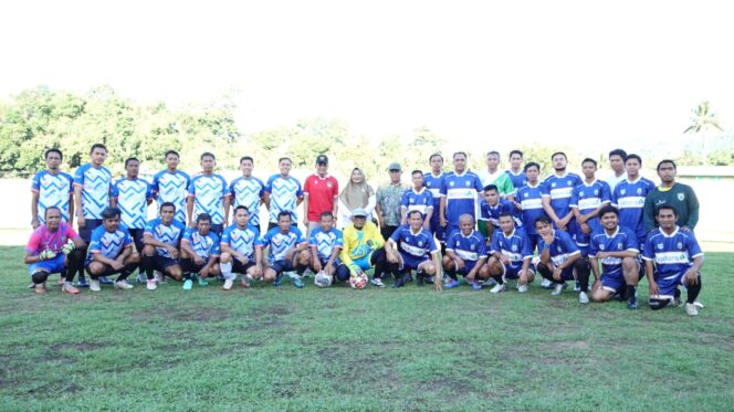 
 Pertandingan Sepak Bola Jadi Penutup Hangat Studi Tiru KORPRI Balangan di Kotabaru