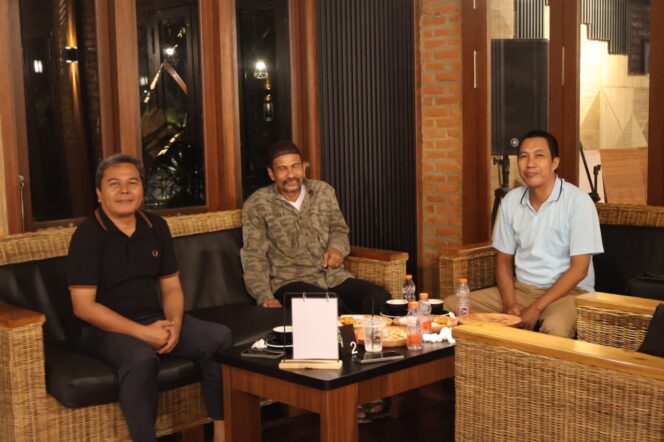 
 Anggota Komisi II DPRD Tanah Bumbu, Gusti Erwin Siap Kawal Dua Desa Menjadi Kampung Nelayan Merah Putih