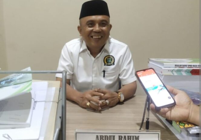 
 Ketua BK DPRD Tanah Bumbu Tekankan Pentingnya Literasi Digital: Abdul Rahim Ajak Anak-Anak Lebih Bijak Bermedia Sosial