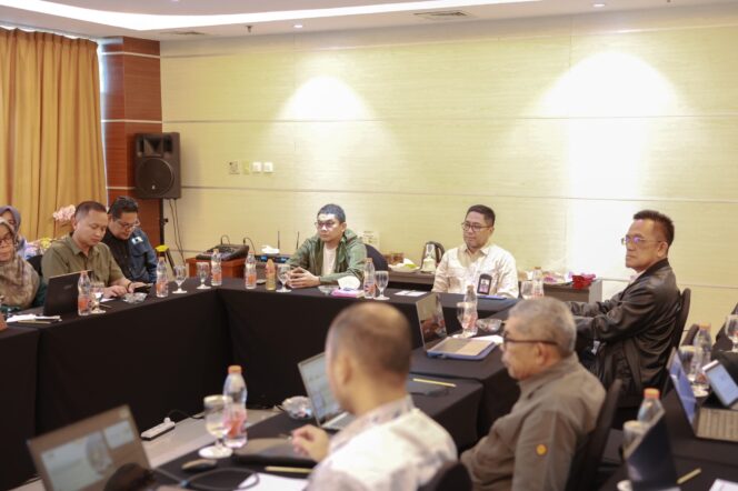 
 Bupati Andi Rudi Latif Dorong Penguatan Ekonomi Lokal Berbasis SDM