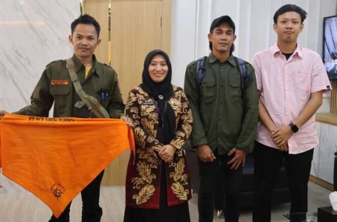 
 Sekda Tanah Bumbu Sambut KPA Ulin, Tegaskan Komitmen Pemerintah pada Aksi Kemanusiaan dan Lingkungan