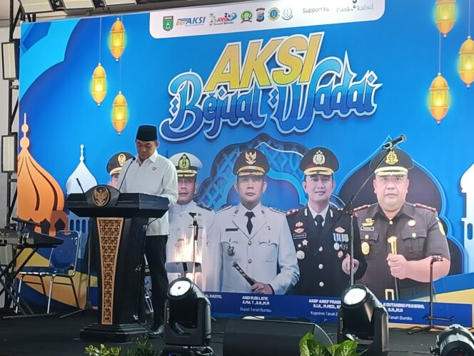 
 Bupati Andi Rudi Latif Tegaskan Keberpihakan pada UMKM, Luncurkan Modal Usaha Tanpa Bunga di Aksi Bejual Wadai Ramadan