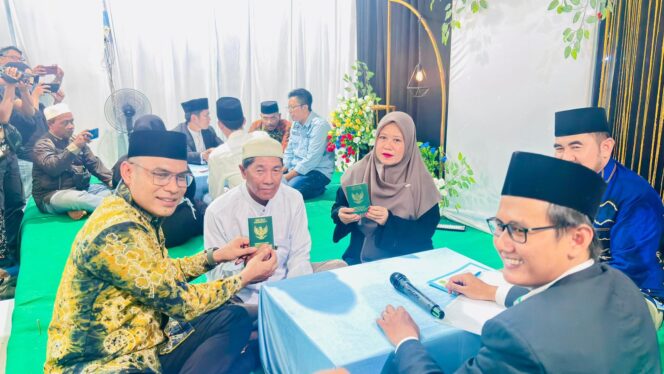 
 Pemkab Kotabaru Gelar Nikah Massal di Sampanahan, 28 Pasangan Ikuti Rangkaian Isbat dan Pencatatan Resmi