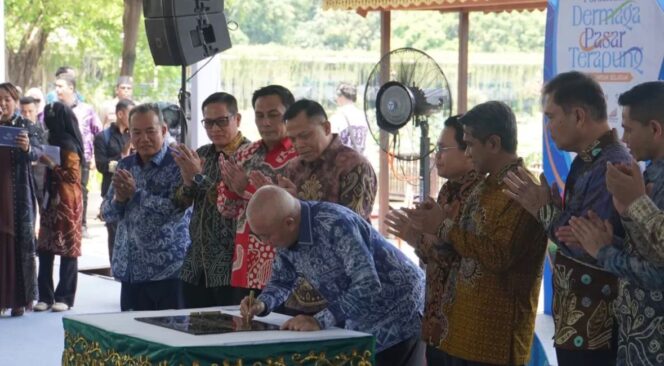 
 Bupati Kabupaten Kotabaru Hadiri Peresmian Dermaga Pasar Terapung di Taman Mini Indonesia Indah, Dorong Promosi Budaya dan UMKM Kalsel