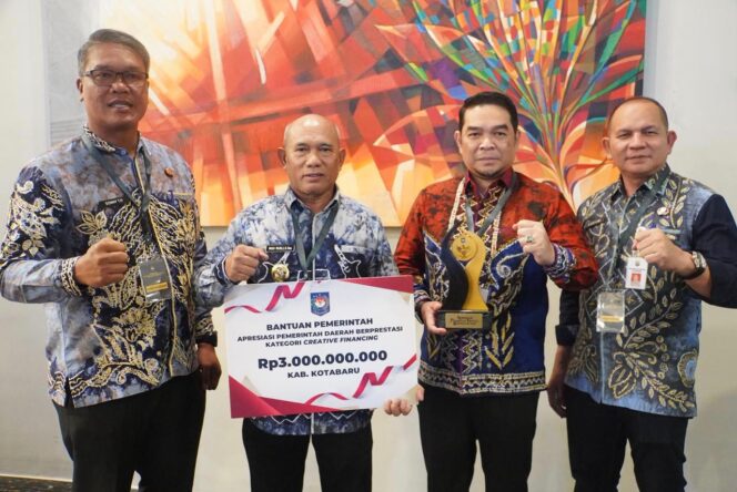 
 Sabet Juara 1 Creative Financing Transformasi Entrepreneur Government: Kotabaru Ungguli 12 Kabupaten di Regional II Kalimantan