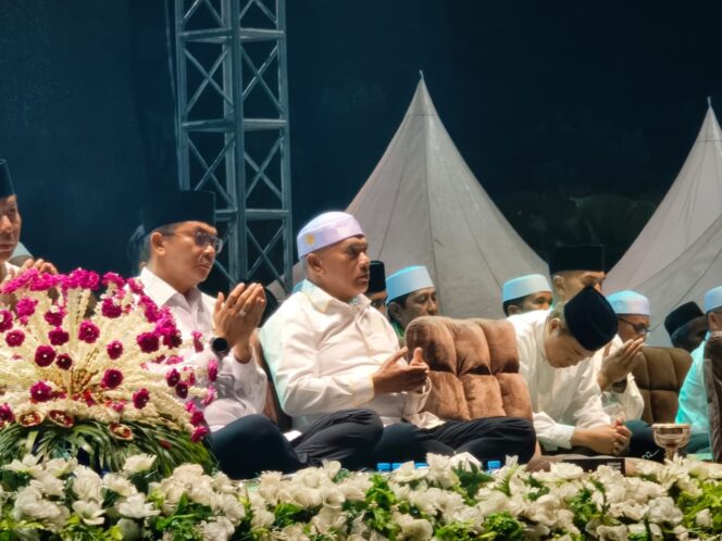
 Bupati Kotabaru Hadiri Tabligh Akbar Haul ke-6 H. Andi Arsyad Petta Tahang