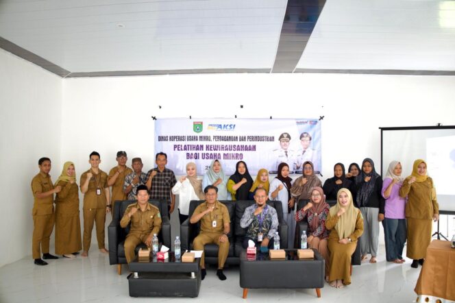 
 15 Pelaku Usaha Mikro di Tanah Bumbu Ikuti Pelatihan Kewirausahaan, Fokus pada Sertifikasi Halal dan Perluasan Akses Pasar