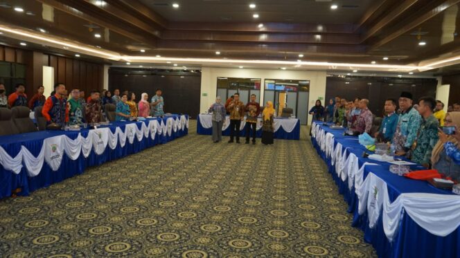 
 Pemkab Kotabaru Gelar Sosialisasi SP4N-LAPOR untuk Perkuat Pelayanan Publik yang Responsif dan Akuntabel.