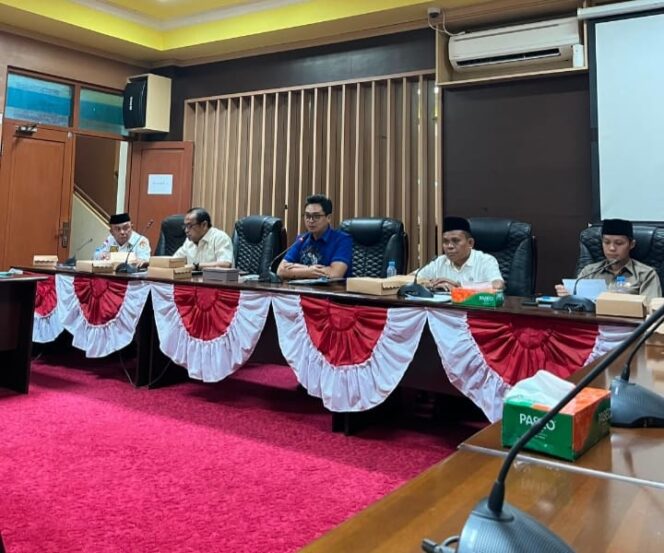 
 Rapat Dengar Pendapat DPRD Tanah Bumbu dan PT Air Minum Bersujud Bahas Peningkatan Layanan Air Bersih, Fokus pada Keandalan Distribusi