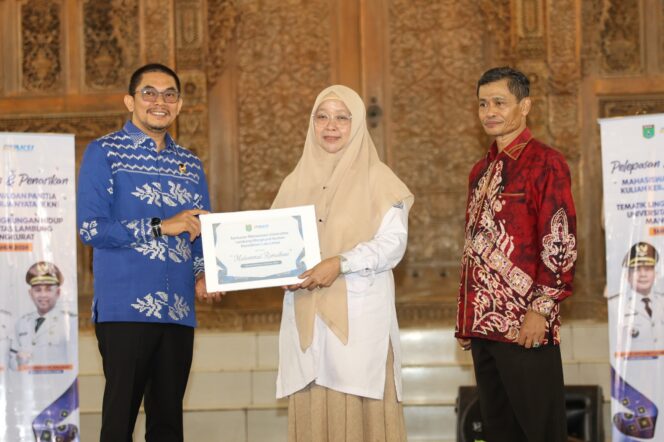
 Bupati Tanah Bumbu Apresiasi Kontribusi Mahasiswa ULM dalam Program KKN Tematik Lingkungan Hidup