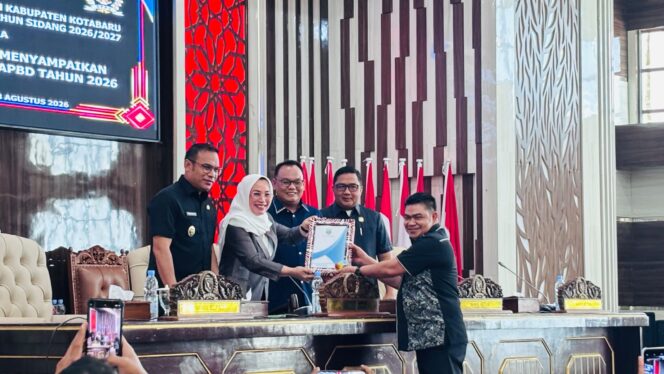 
 Paripurna DPRD, Bupati Kotabaru Sampaikan KUPA dan PPAS Perubahan APP Tahun 2026