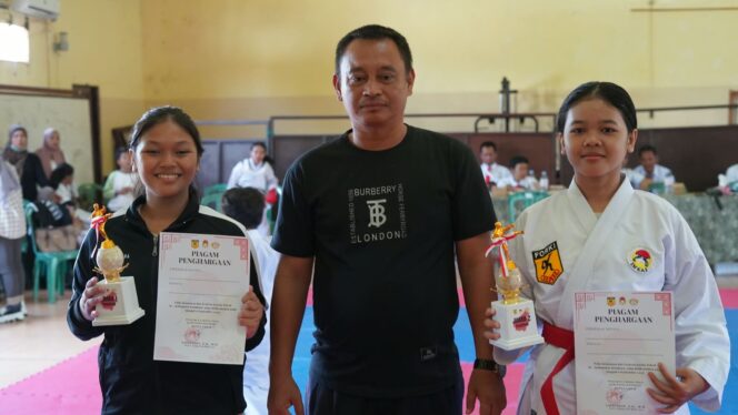 
 Puluhan Atlet Uji Kemampuan dan Mental Di Ajang Festival Karate INKAI Kotabaru