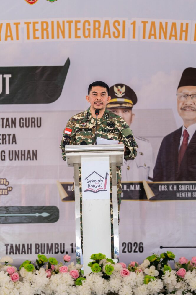 
 Bupati Andi Rudi Latif Sambut Kedatangan Tenaga Kependidikan, Kadet PPL, dan Dosen Pendamping UNHAN Perkuat Sekolah Rakyat*