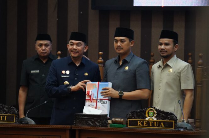 
 Rancangan APBD Tanah Bumbu TA 2027, Belanja Daerah Rp2,88 Triliun*
