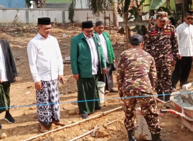 
 Anggota DPRD Tanah Bumbu, Makhruri Hadiri Peletakan Batu Pertama Kantor MWCNU Mantewe